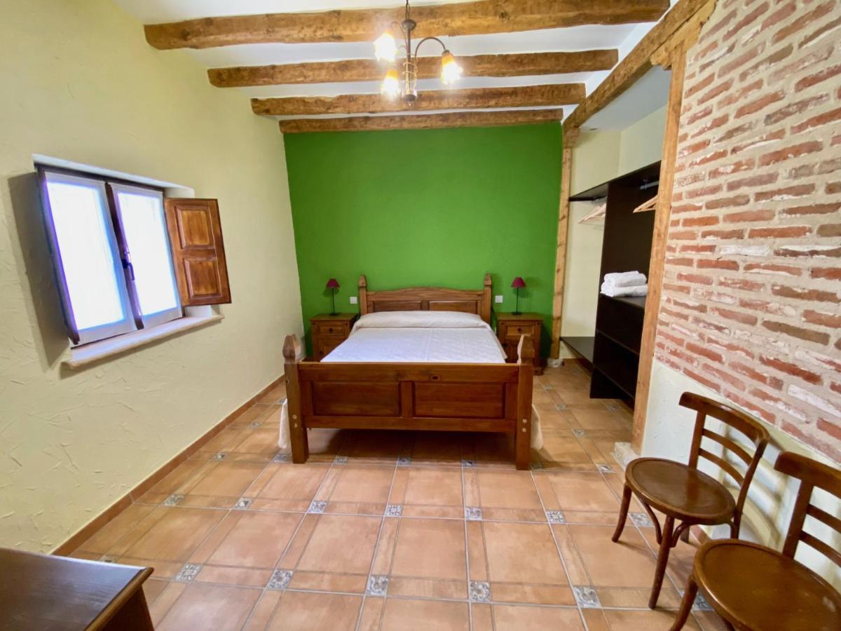 La Parada De Jimena-Casa Rustica Rodeada De Bodegas En Rueda Luaran gambar