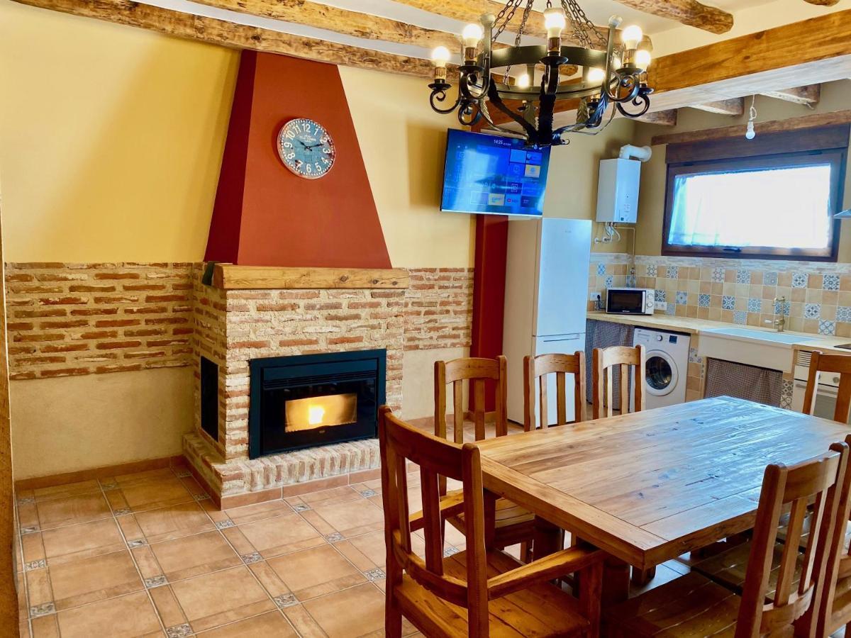 La Parada De Jimena-Casa Rustica Rodeada De Bodegas En Rueda Luaran gambar