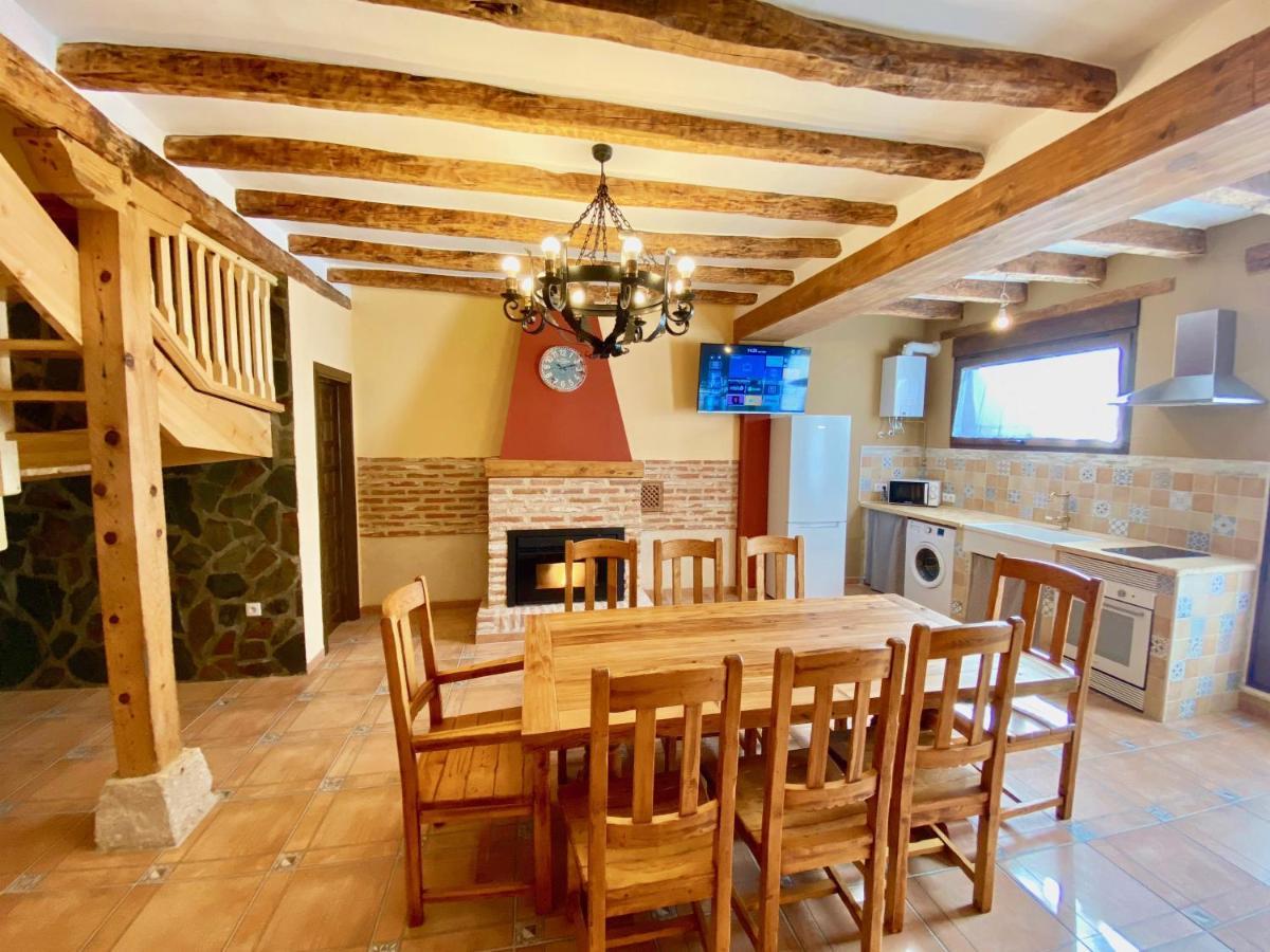 La Parada De Jimena-Casa Rustica Rodeada De Bodegas En Rueda Luaran gambar