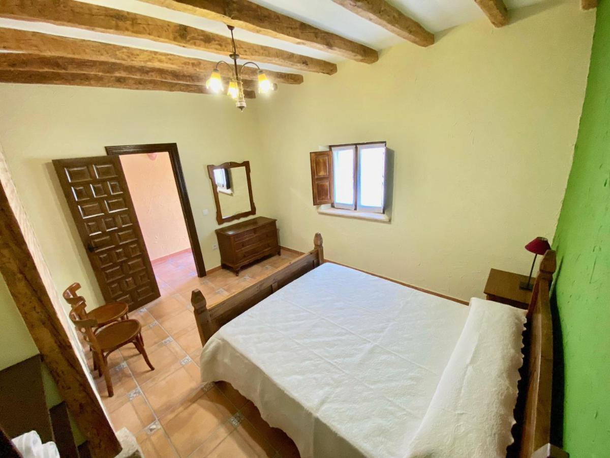 La Parada De Jimena-Casa Rustica Rodeada De Bodegas En Rueda Luaran gambar