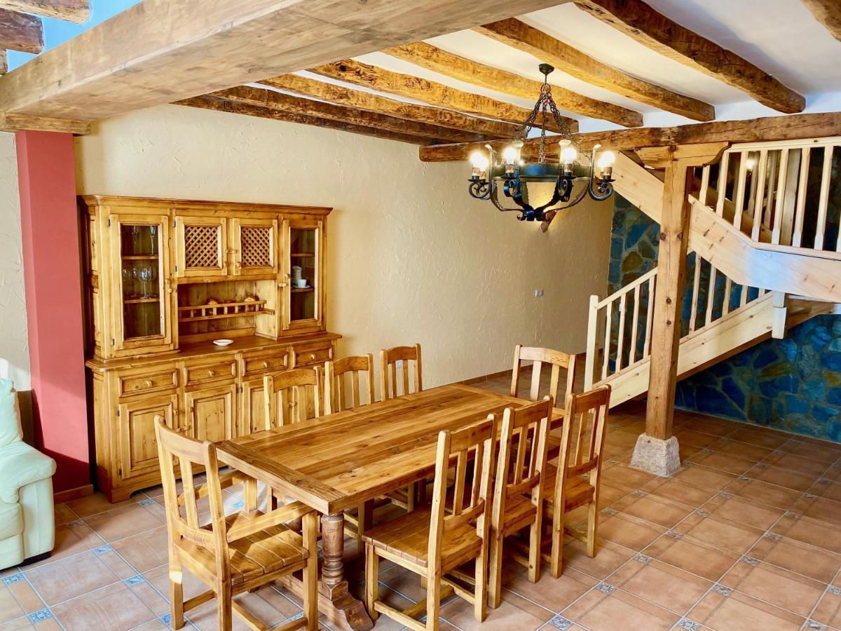 La Parada De Jimena-Casa Rustica Rodeada De Bodegas En Rueda Luaran gambar