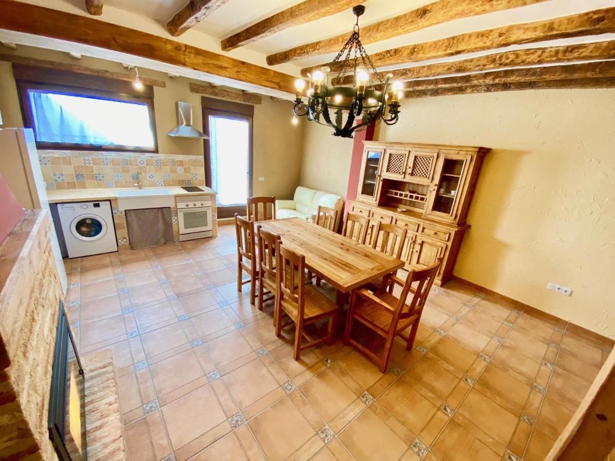La Parada De Jimena-Casa Rustica Rodeada De Bodegas En Rueda Luaran gambar